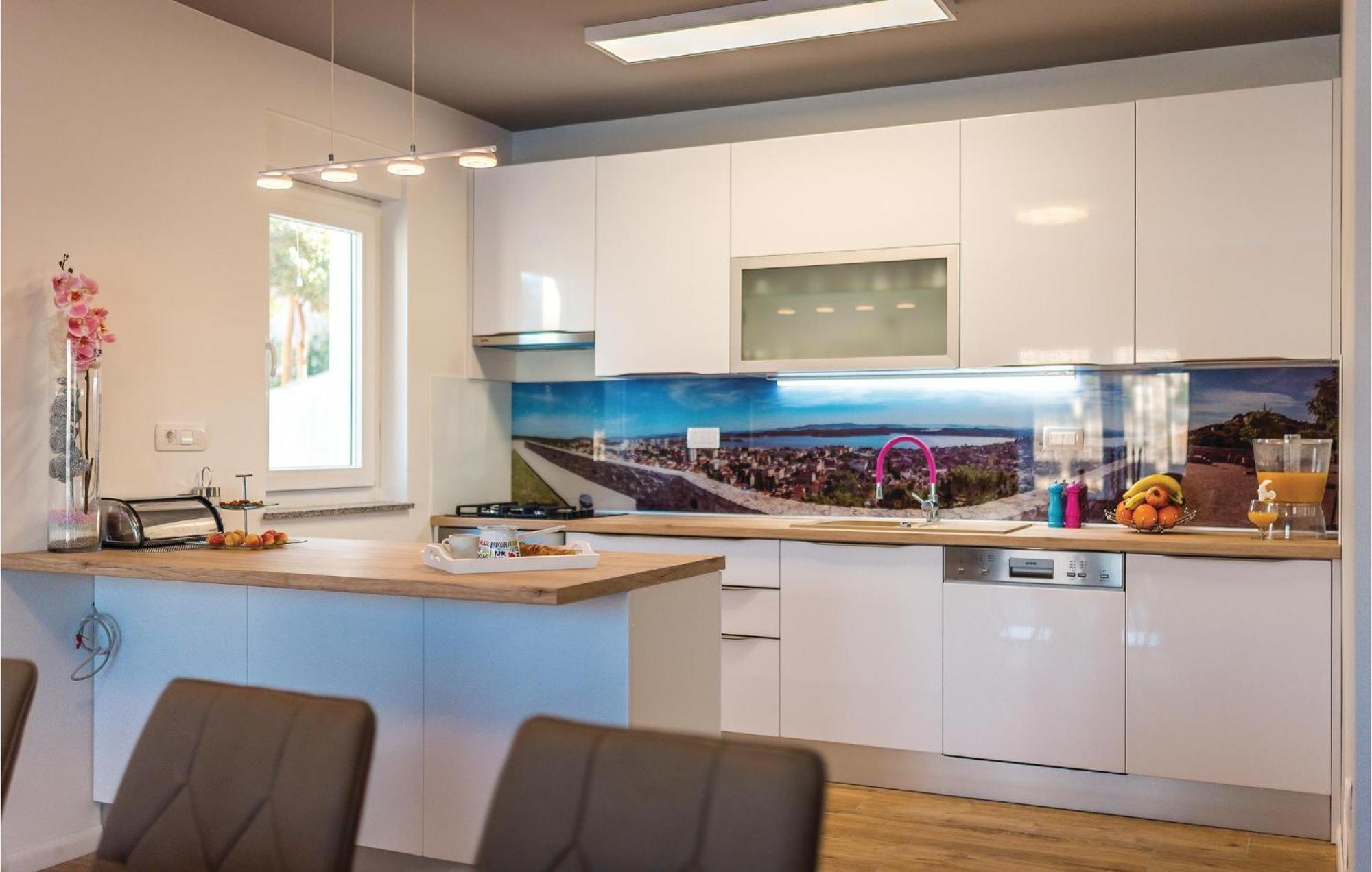 Four-Bedroom Holiday Home in Šibenik Buitenkant foto