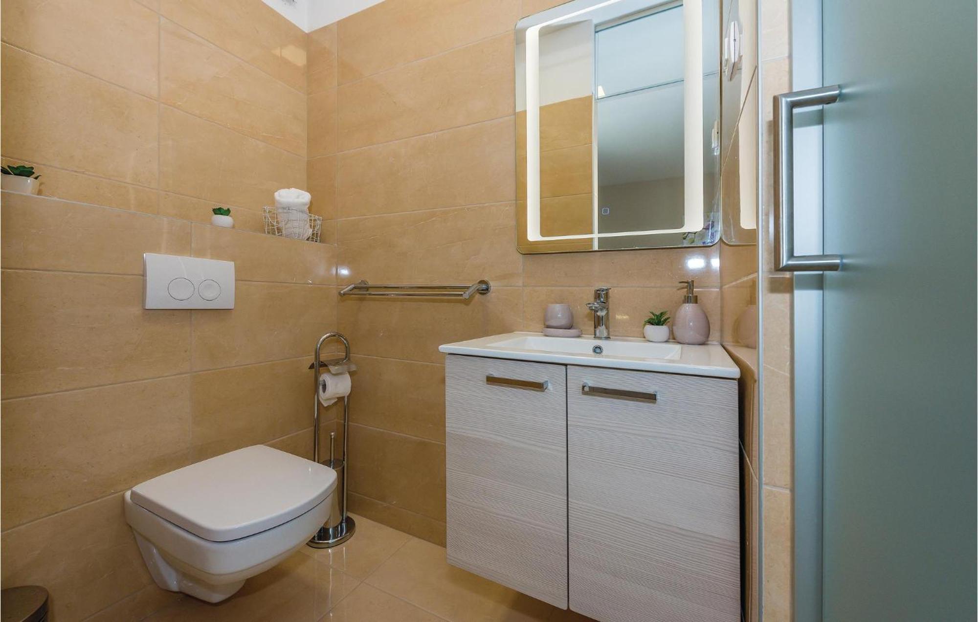 Four-Bedroom Holiday Home in Šibenik Buitenkant foto